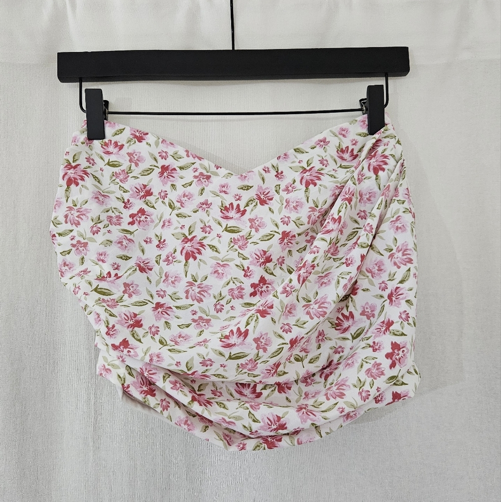 Salty Sweet Heart Neck Ruched Crop Top in White & Pink Floral Women’s Size M